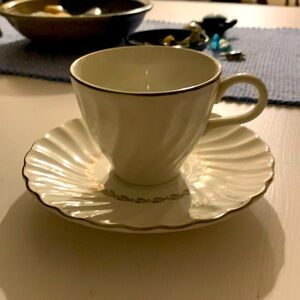 Set of 8 teacups and saucers